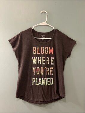 PREOWNED … SONOMA “Size: M” Bloom Where You’re Planted T-Shirt